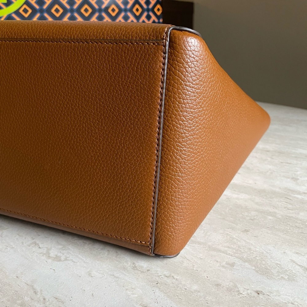 New , tory burch large blake tote & clutch - Picture 13 of 15